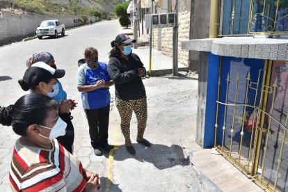Moradores de Santa Rosa de Pomasqui agradecen que Najera llegó hasta donde otros no quisieron.