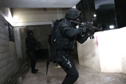 Se realizaron seis allanamientos en el centro y sur de la ciudad.