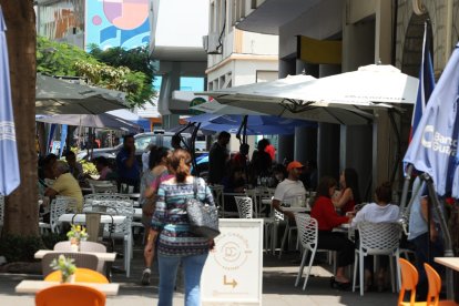 La recuperación de la calle contribuyó a revivir esta parte del casco comercial.