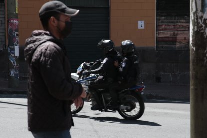 Policía patrulla la zona de La Marín; se han decomisado 3.233 armas blancas en 2022.