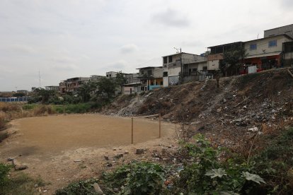 En esta cancha estuvieron las víctimas antes de ser baleados.