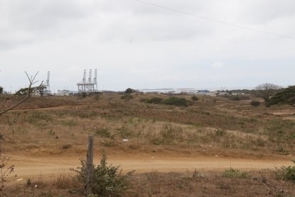 En Posorja hay muchos terrenos baldíos en los que se podría extender aún más la población.