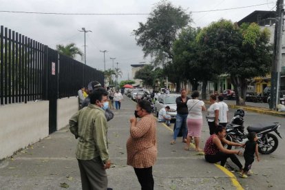 Entre los parientes de los jóvenes había desconcierto por lo ocurrido.
