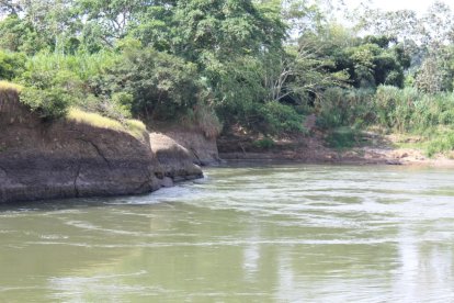 El sitio visitado por bañistas es una mina  de donde se extrae arena y cascajo.