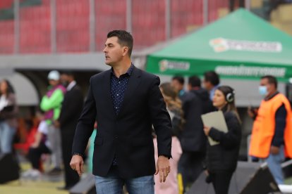 Ismael Rescalvo y su Emelec, estuvo cerca de quitarle el invicto al Papá Aucas.