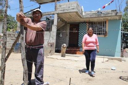Los vecinos
cercan sus propiedades para evitar que ingresen los choros.