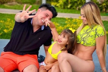 Don Day con Elizabeth Cader y su hija han formado una familia.