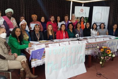 La rueda de prensa se desarrolló en la capital de la República y contó la participación de voceras de varias organizaciones de mujeres.