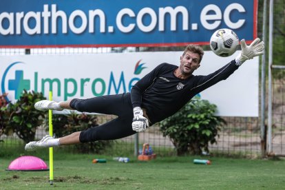 El golero argentino Javier Burrai es una de las figuras de Barcelona.