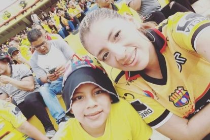 Leyda Troya en un partido en el Monumental.