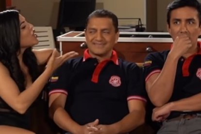 Emma Guerrero en una escena de Compañía 593, junto a Martín Calle y Emerson Morocho