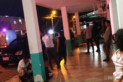 La víctima quedó tendida afuera del consultorio de su esposa.