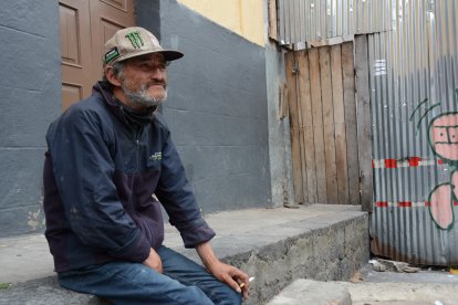 Patricio Molina  desconocía que su hijo aún no había sido enterrado. Hace 17 días sacaron su cuerpo de la morgue.