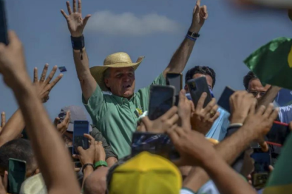 Bolsonaro con sus simpatizantes.
