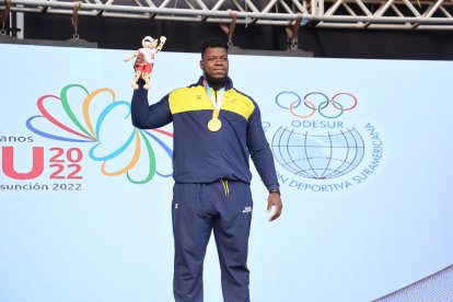 Dixon Arroyo, monarca en la división + 109 kg, iba por un récord, pero solo sacó medalla de oro.