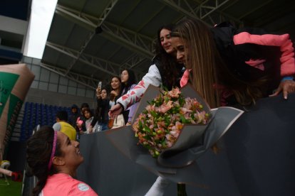 Alegría y Ana, hermanas de la futbolista, le apoyaron en su sueño, al igual que sus padres.