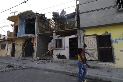 En la casa del centro vivía Roxana Montaño (37 años), la única moradora que pereció en el atentado.