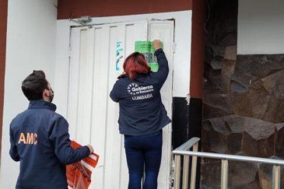La comisaria Andrea Arévalo clausuró el lugar. Esta vez es la definitiva, aseguró.