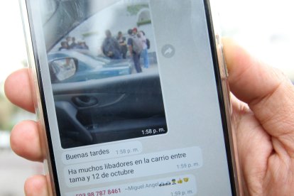 Vecinos alertan de la presencia de chicos bebiendo en chats comunitarios.