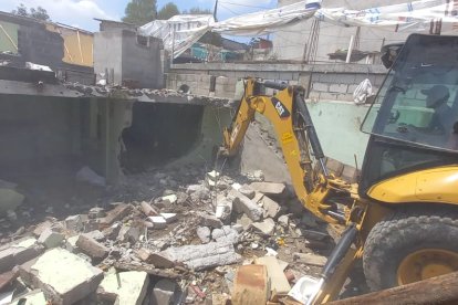 La cocina y parte de la casa donde vivía la mujer quedaron completamente destrozadas.
