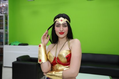Valentina Alilovic disfrazada de la Mujer Maravilla.