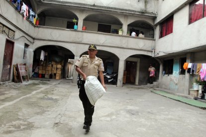 Hace dos semanas, la Policía intervino el lugar. Sacó alcohol adulterado.