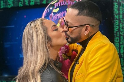 Un besito es lo mucho que se vio en la relación.