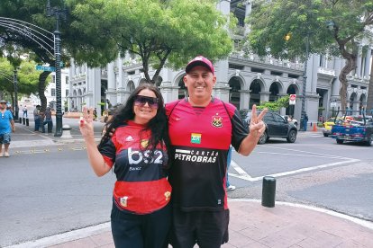 Johnnie Airis y su esposa Silvya Leite llegaron el domingo 23 de octubre al Puerto Principal.