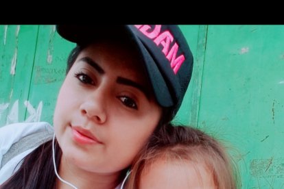 La joven es madre de una niñita, quien pregunta por la salud de su ser querido.