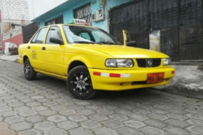 En este vehículo se movilizaba el conductor. Si usted lo ha visto puede llamar al 0939684725.