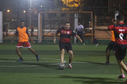 El equipo de los hinchas de Flamengo disputó el partido amistoso con la camiseta del Mengao.
