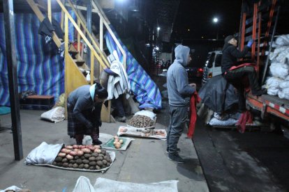 Mientras los padres ‘camellan’ en el Mayorista, sus hijos son cuidados en el centro del Patronato.