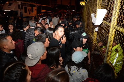 Hubo rumores de que se cancelaría el concierto y los fanáticos se enfurecieron. El show está confirmado.