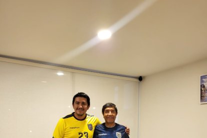 Padre e hijo viajarán al Mundial para alentar a la selección ecuatoriana.