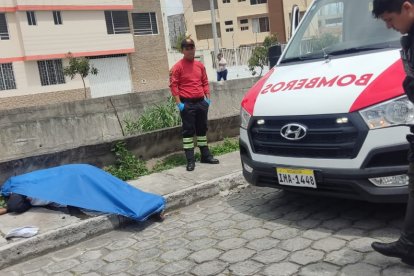 Alias Makanaky quedó tendido en la vereda.