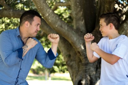 Si usted le enseña a su hijo a pelear, él creerá que esa es la vía para 'solucionar' problemas.