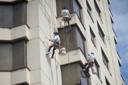 La joven ha trabajado  en edificios de hasta 24 pisos de altura.