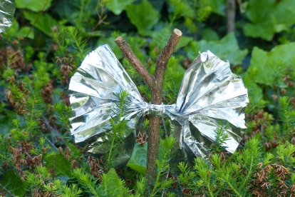 También sirve para alejar todo tipo de aves del jardín.