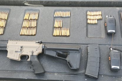 El armamento estaba en la casa allanada.