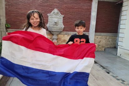 Los niños tomaron la decisión de apoyar al conjunto holandés.