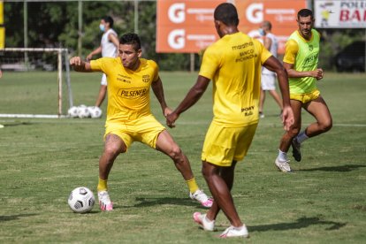 Mario Pineida regresa a Barcelona, luego de un paso por el Fluminense de Brasil.