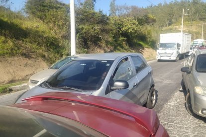 La víctima, según la Policía, se dirigía a su lugar de trabajo cuando fue atacada a tiros por los sicarios.