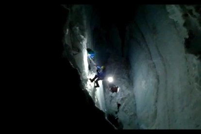 Las víctimas cayeron en una grieta con más de 30 metros de profundidad.