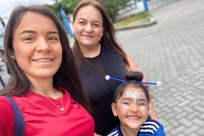 Jhojandry Monsalve (i) juega en Barcelona.