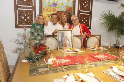 Sus amigos lo recordaron durante la cena.
