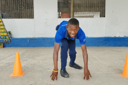 Jorge, practicando lo que más le gusta, el atletismo.
