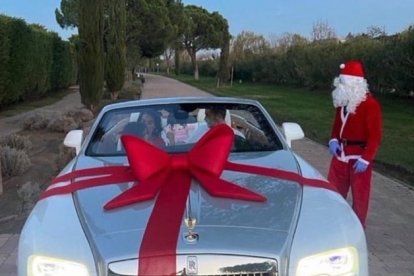 Este es el auto que recibió el astro del fútbol portugués.
