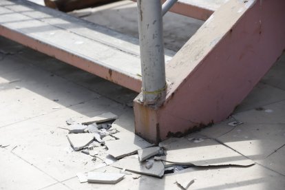 Aquí se aprecia una parte de los daños que sufrió el puente que conecta a Durán con la isla Santay.