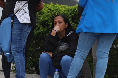 Ángela Arana llegó a la morgue para retirar el cuerpo del tercero de sus seis hijos, Kevin.