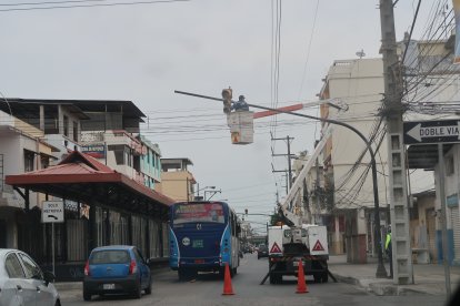 Ayer, personal de la ATM arreglaba los semáforos en el lugar del accidente.